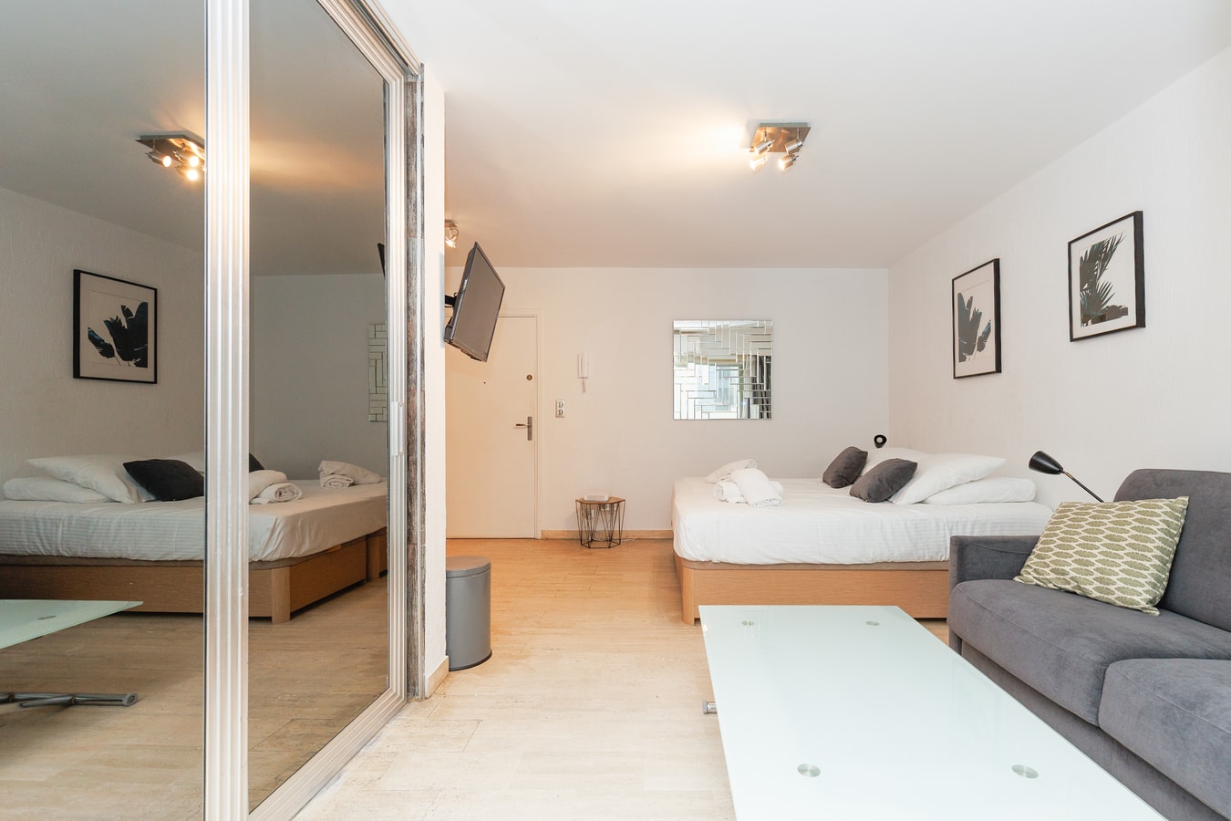 Immogroom – Stylish Studio – Beach 1 min away- AC 2 ImmoGroom