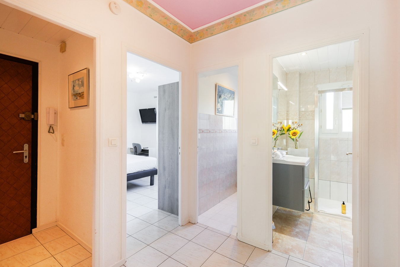 Upstays Cosy Calm 1 Bedroom with terrace and AC 14 Upstays