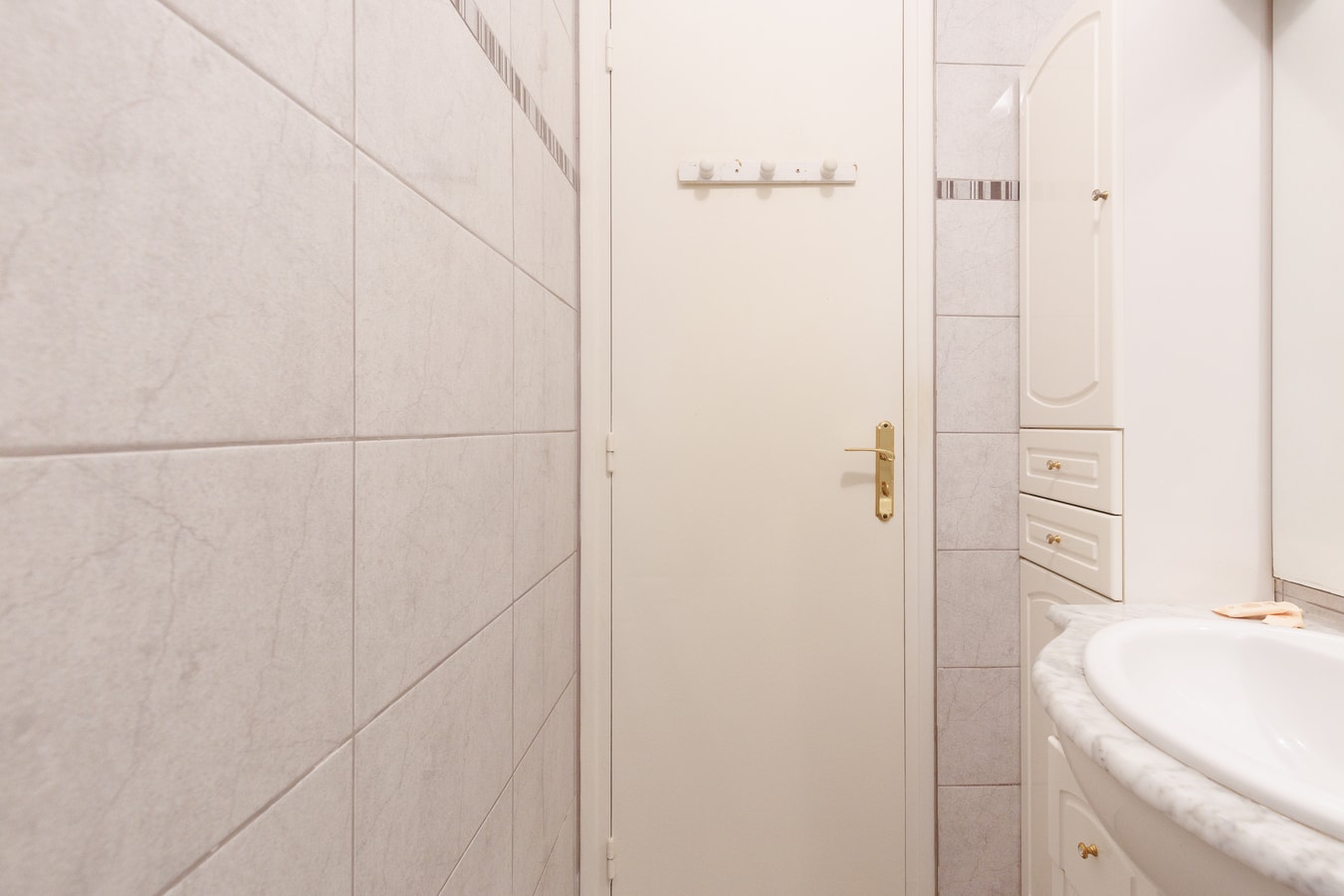 Upstays Bright 1BR 50m² with terrace Cannes center 17 Upstays