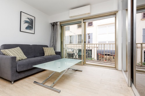 Immogroom – Stylish Studio – Beach 1 min away- AC 4 ImmoGroom