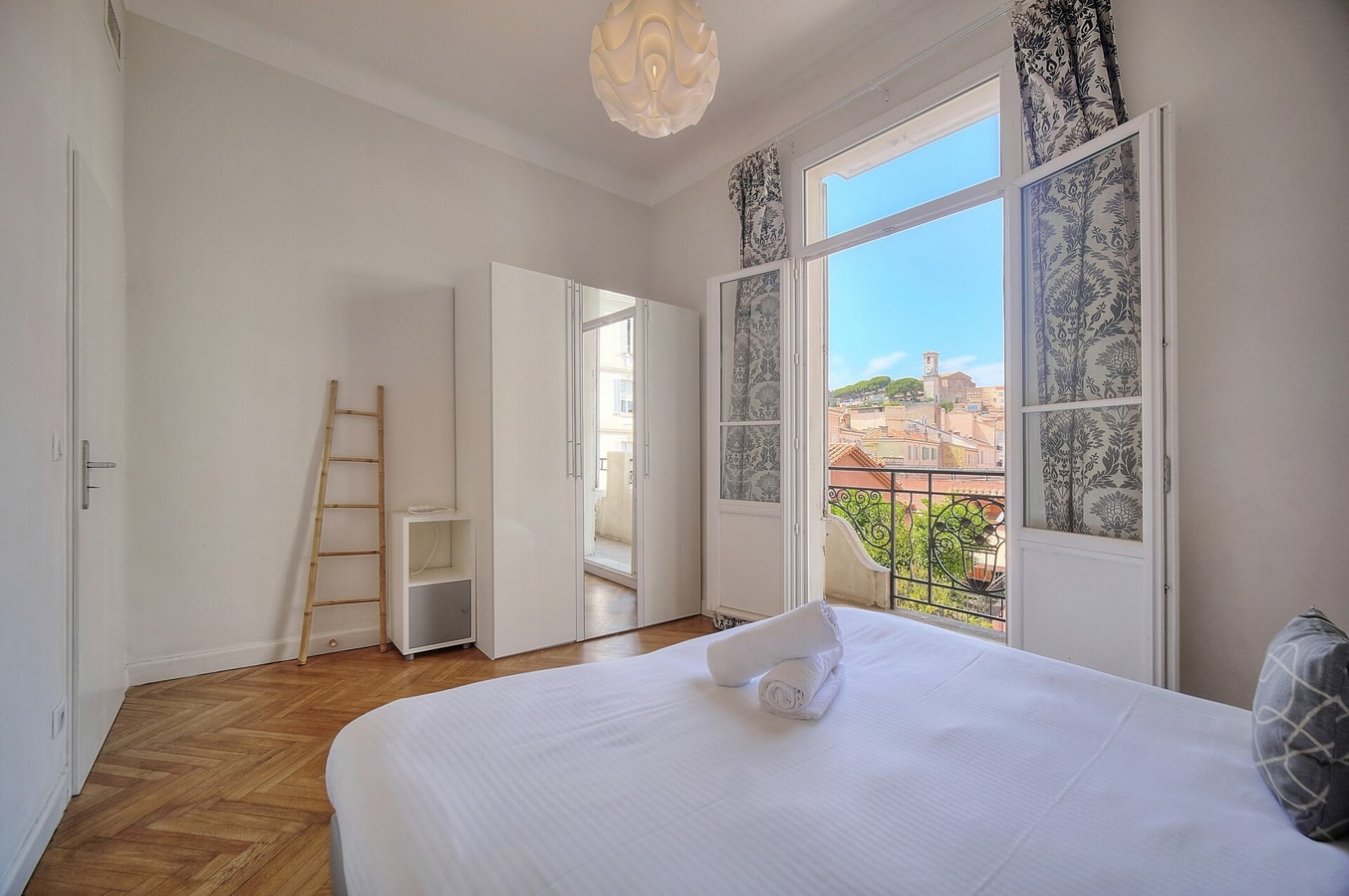 Mood · Immogroom - Close to Palais des festivals-Balcony 1 ImmoGroom