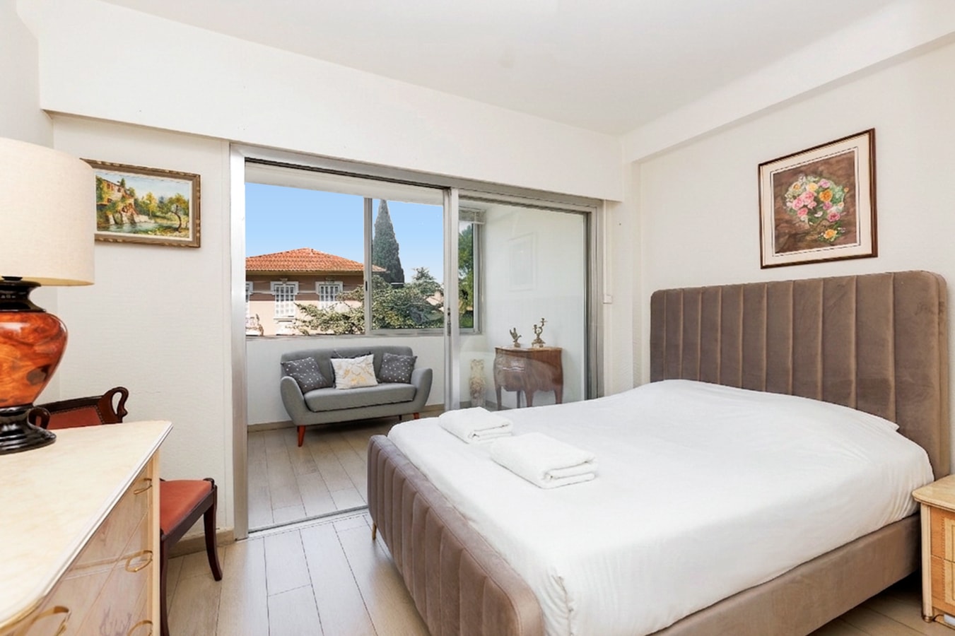 Upstays Bright 1BR 50m² with terrace Cannes center 2 Upstays