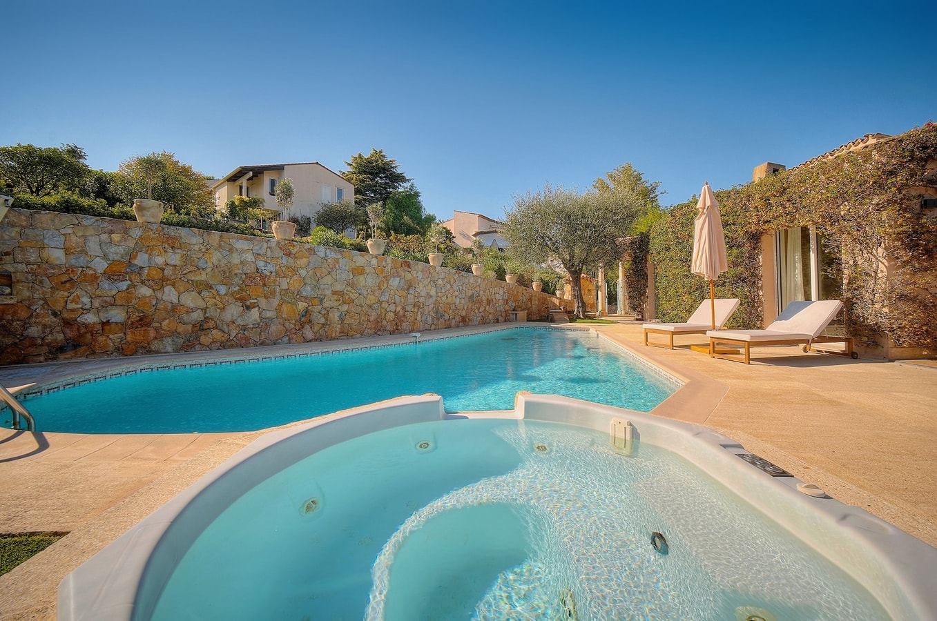 Immogroom - Villa - Swimming pool - AC 52 ImmoGroom
