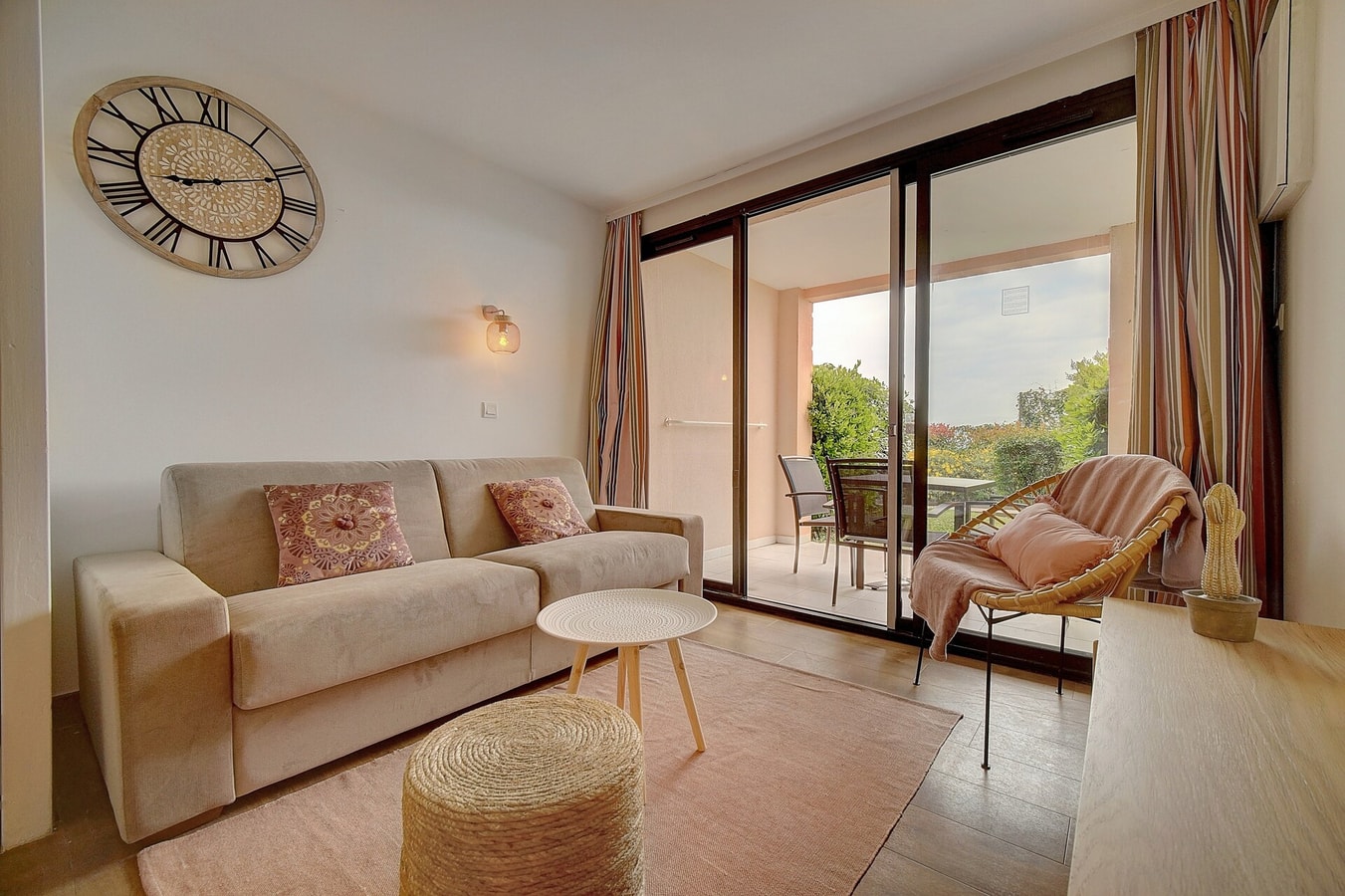 Immogroom - 2 Rooms renovated - Pool - Terrace 1 ImmoGroom