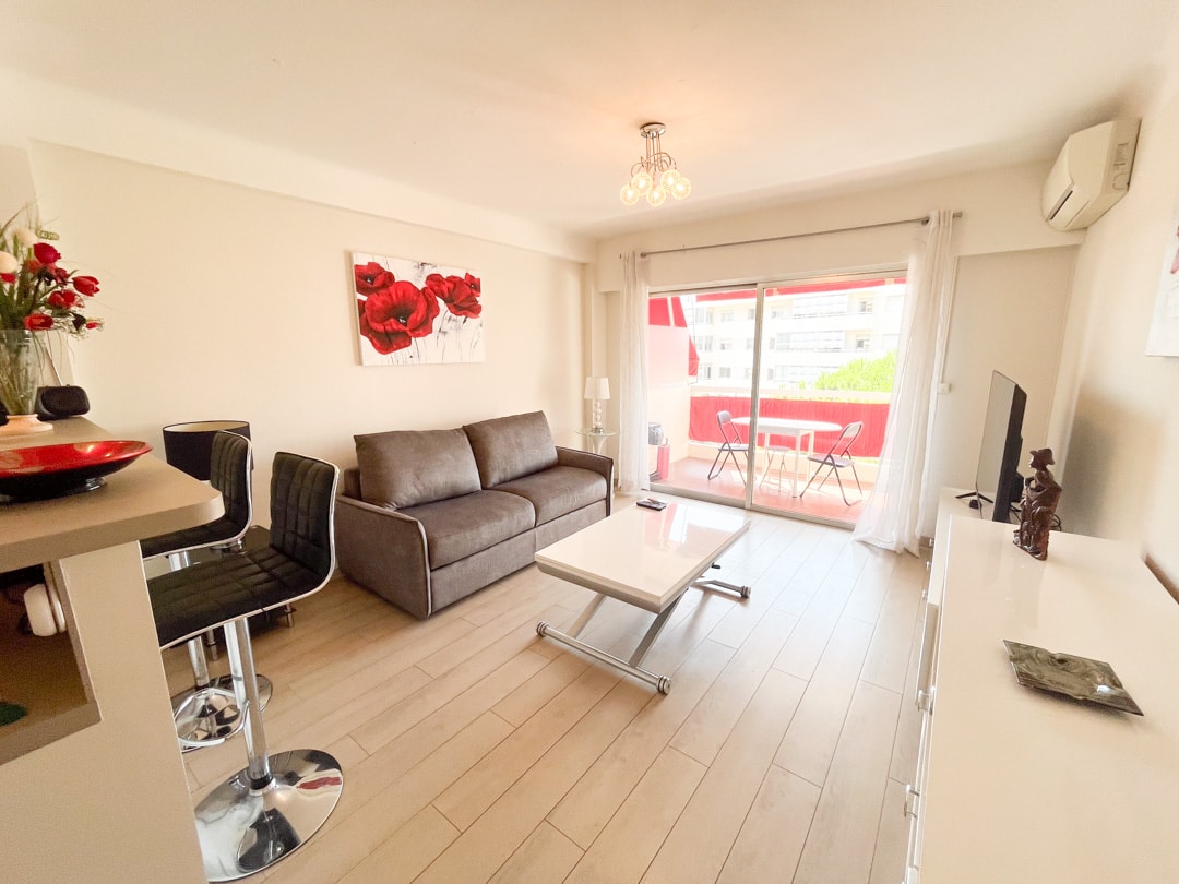 Upstays Bright 1BR 50m² with terrace Cannes center 16 Upstays