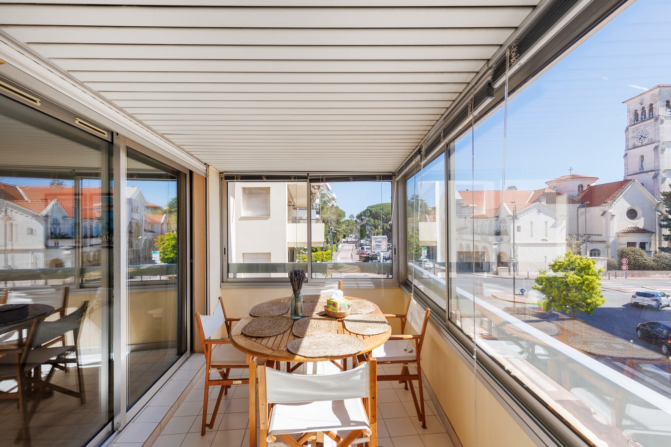 Upstays Elegant T2 with loggia 2 Upstays