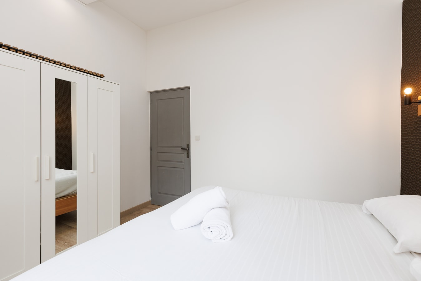 Upstays Elegant 3BR Steps from Le Palais 13 Upstays