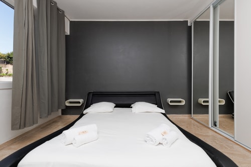Immogroom - 2 Br - Bright - Wifi - Terrace - AC 13 ImmoGroom