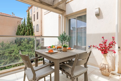 Upstays 1 bedroom apartment 40m² terrace AC Upstays
