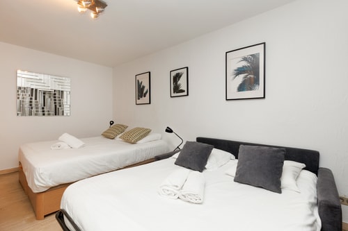 Immogroom – Stylish Studio – Beach 1 min away- AC 18 ImmoGroom