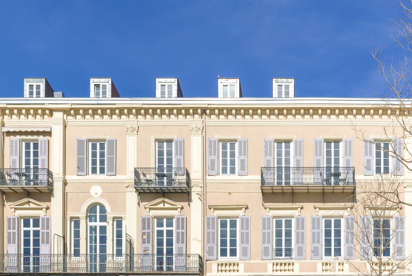Immogroom - Luxury building in front of Palais 84 ImmoGroom