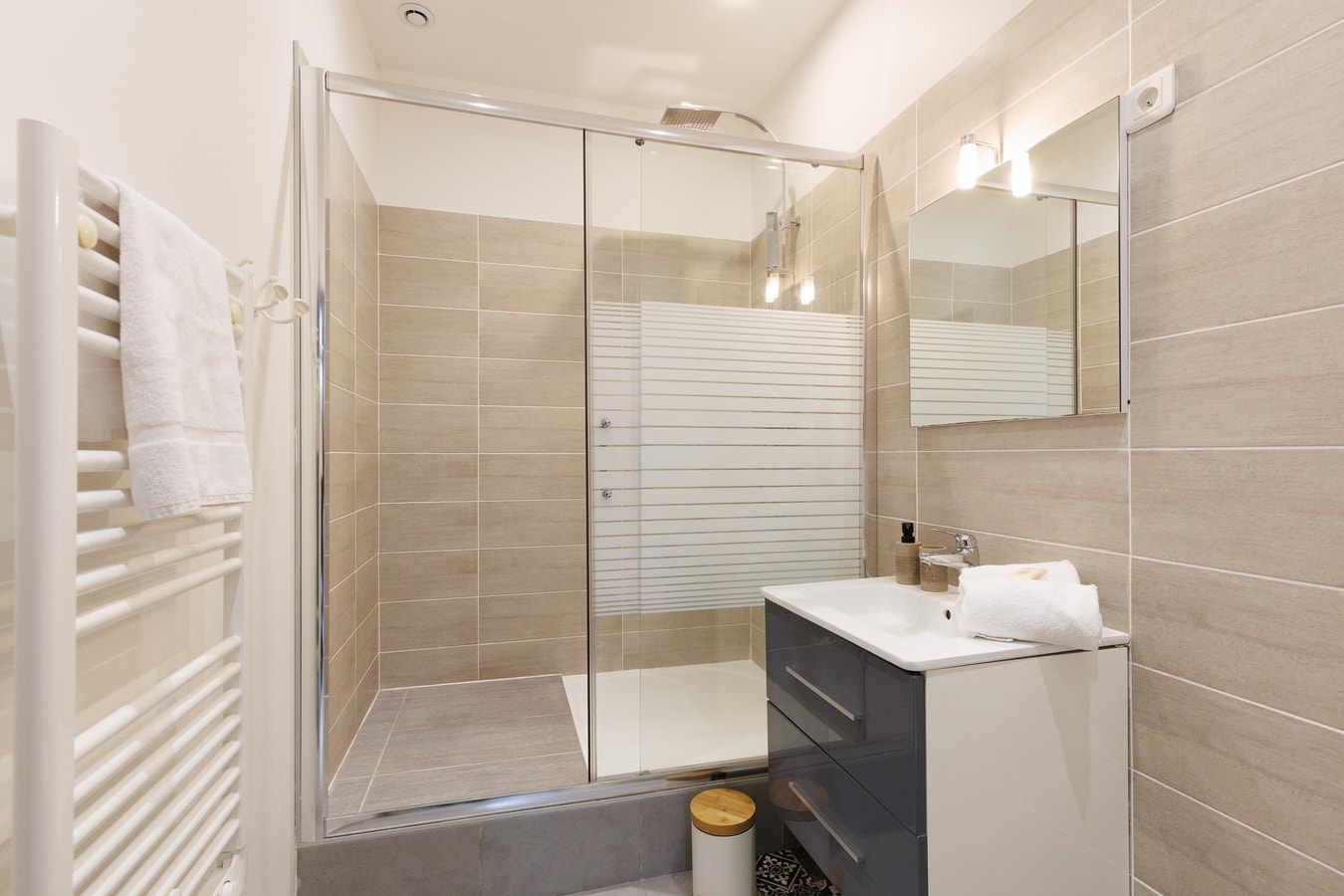 Upstays Elegant 3BR Steps from Le Palais 4 Upstays