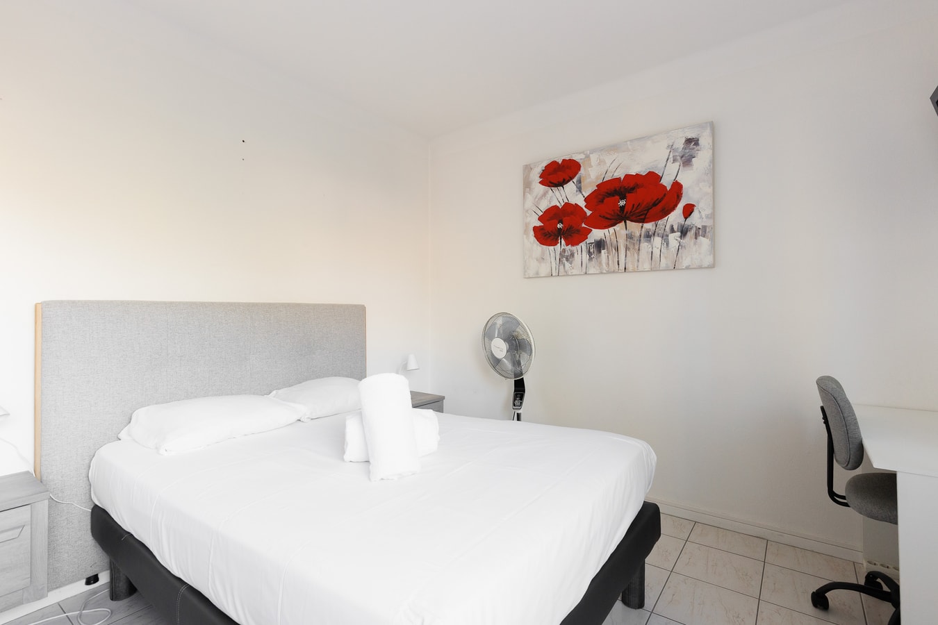 Upstays Cosy Calm 1 Bedroom with terrace and AC 26 Upstays