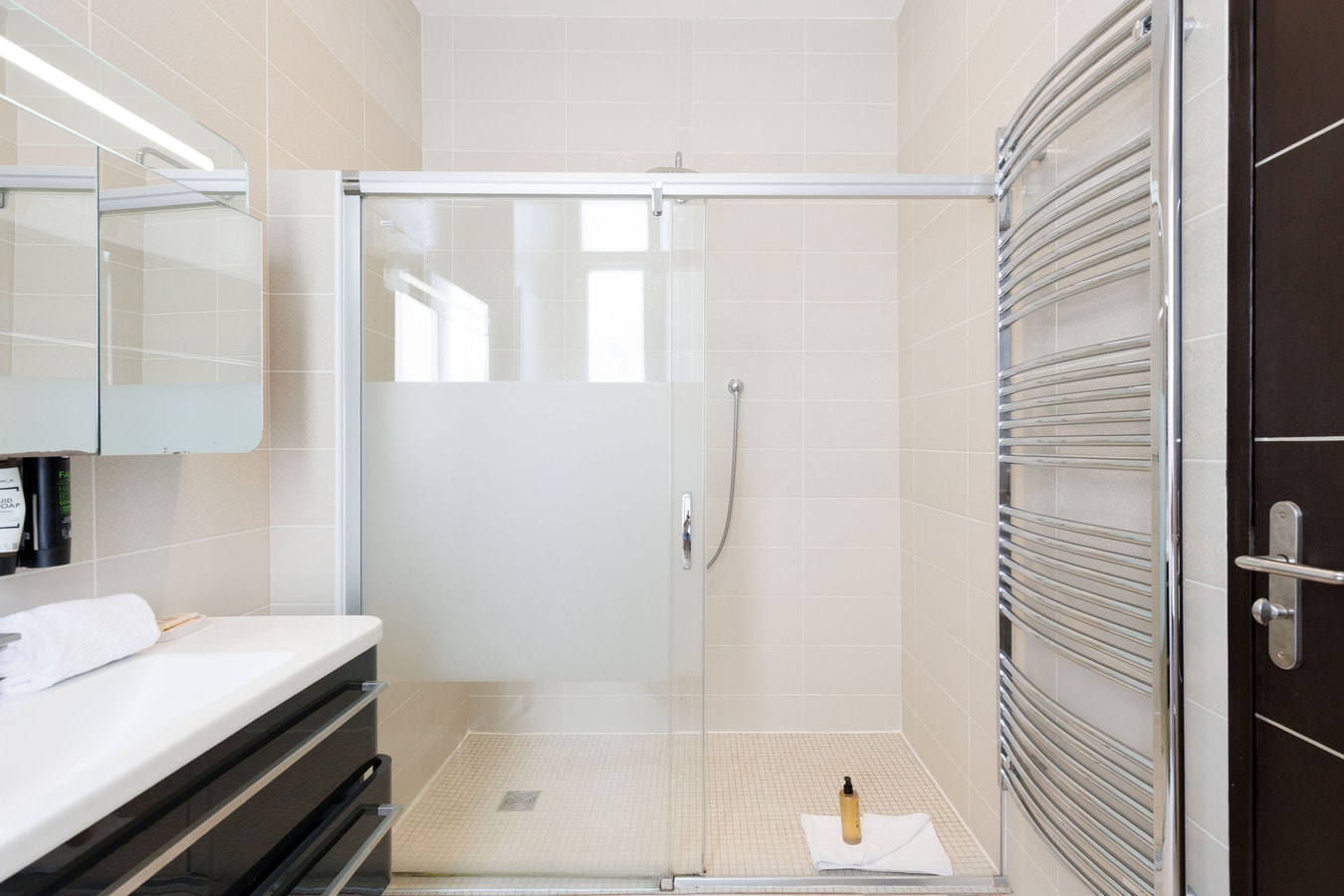Upstays Spacious 77m² T3 Apartment with Terrace 11 Upstays