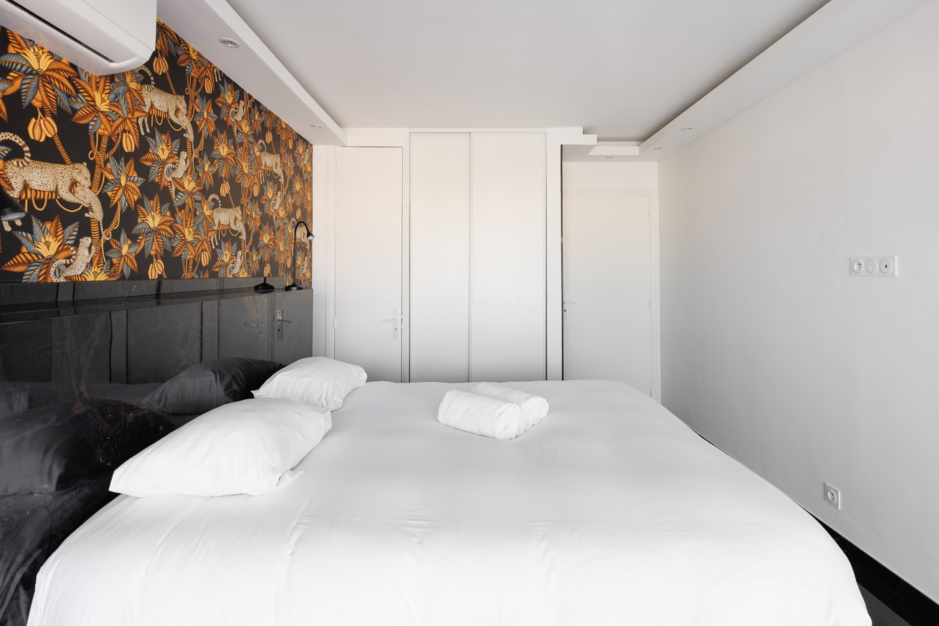 Upstays Modern sea view terrace AC 15 Upstays