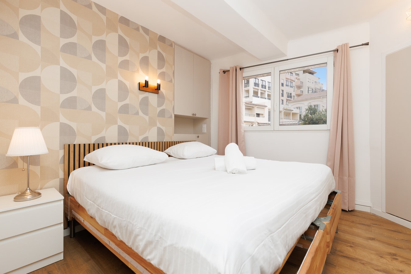 Upstays Elegant 3BR Steps from Le Palais 17 Upstays