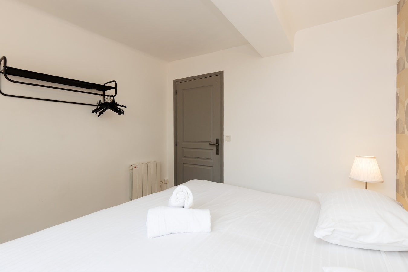 Upstays Elegant 3BR Steps from Le Palais 18 Upstays