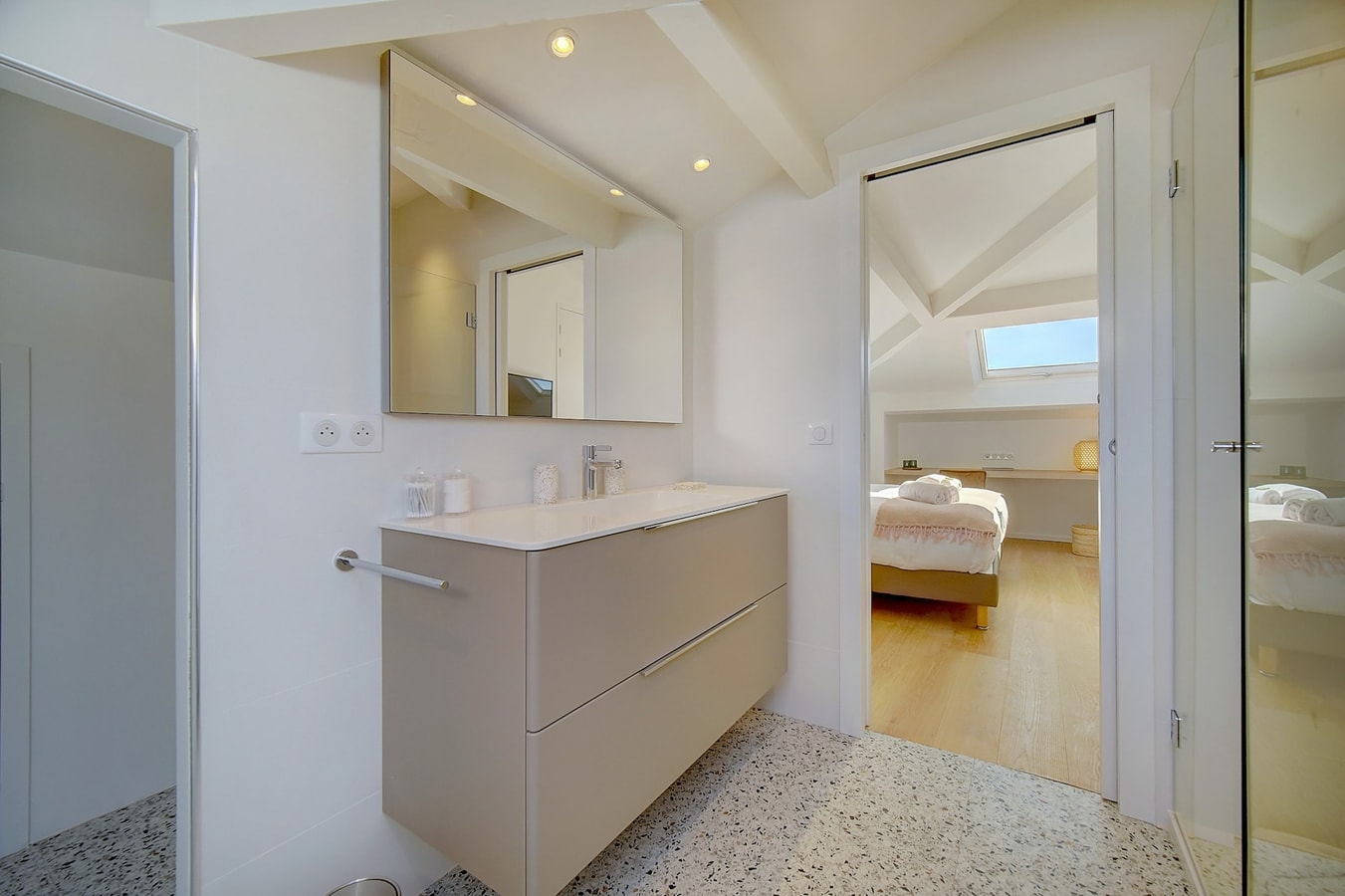 Immogroom - Magnificent 180m² duplex - Parking -AC 30 ImmoGroom