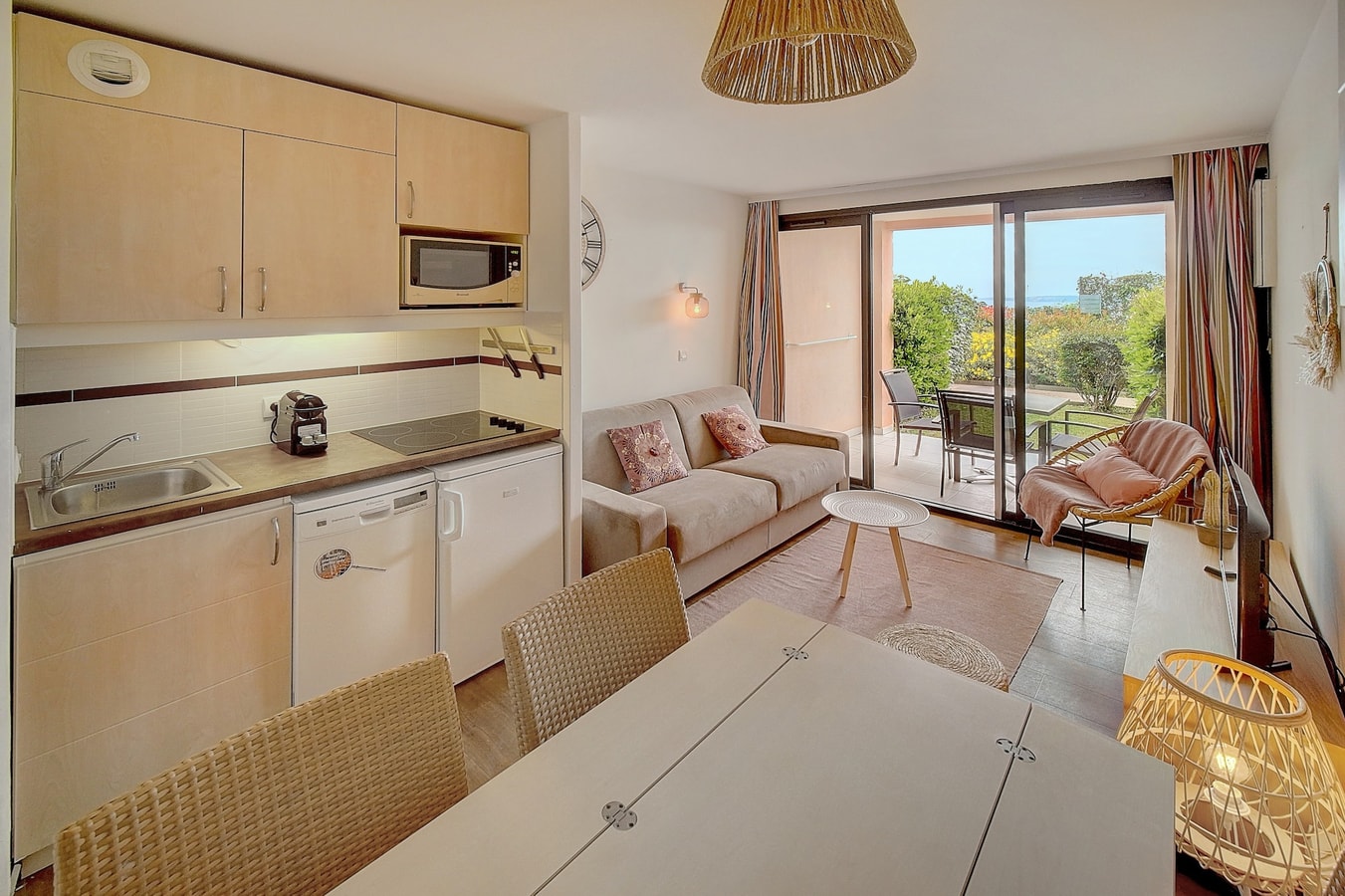 Immogroom - 2 Rooms renovated - Pool - Terrace 25 ImmoGroom