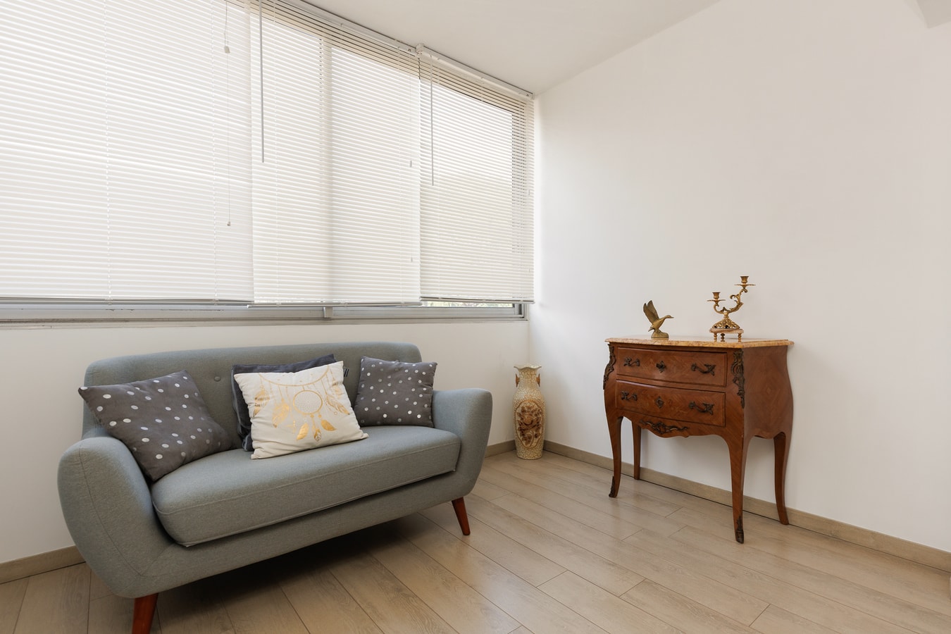Upstays Bright 1BR 50m² with terrace Cannes center 3 Upstays