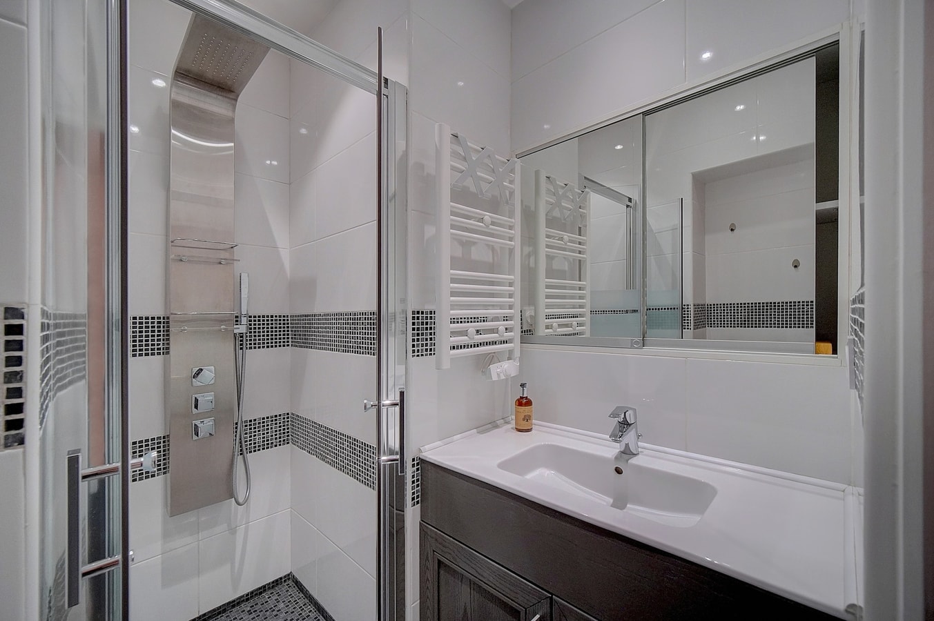 Bagheera · Immogroom- studio with terrace- close to the shops 17 ImmoGroom