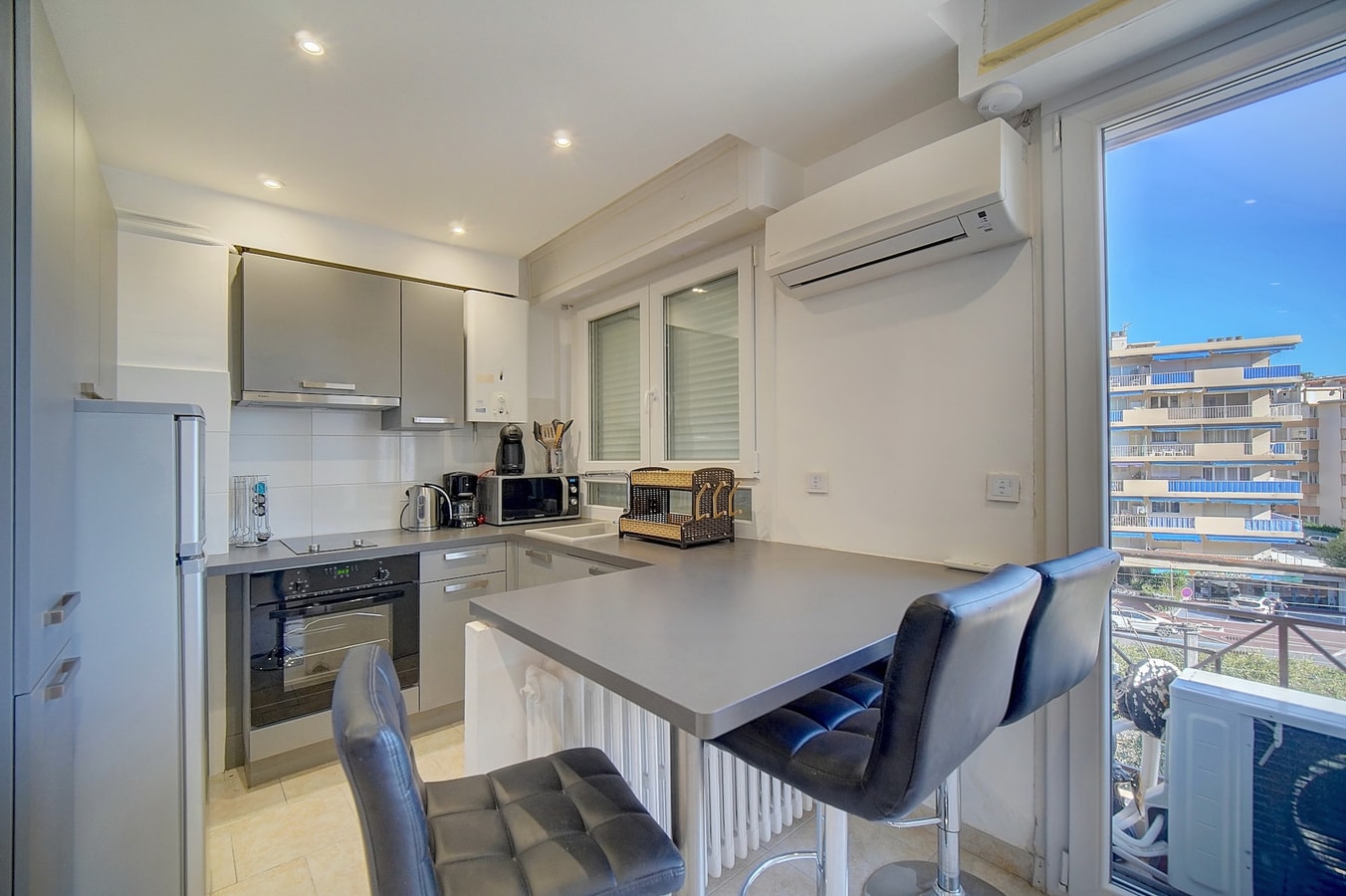 Wynwood · Immogroom - Cozy - Cannes Center - A C in living 2 ImmoGroom