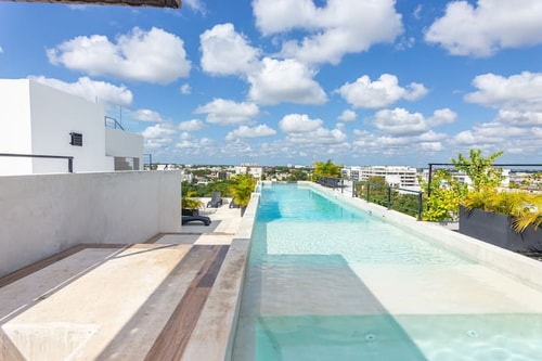 Luxury 1BD Condo 3 blk from 5th Ave W/Pool&Parking