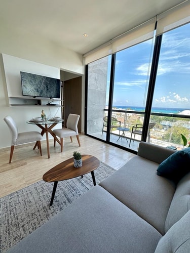 Oceanview 1BR Balcony&Parking, 1 Block from 5thAve