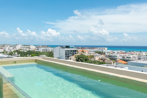 Luxury 2BR w Balcony,Direct Access to 5th Avenue