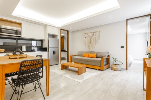 Luxury 1BD Condo 3 blk from 5th Ave W/Pool&Parking