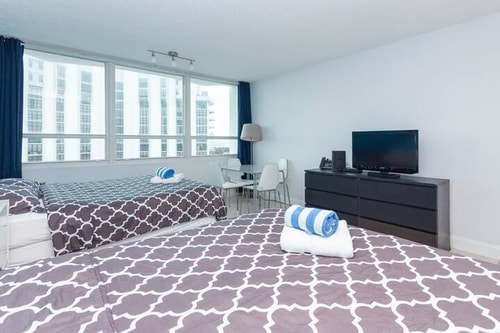 Oceanfront Resort City Bay View  Apt Free Parking