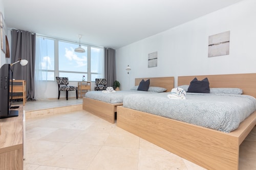 Oceanfront View Apt Resort with Free Valet Parking