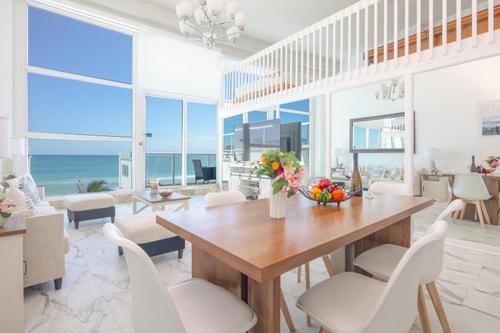 Updated Loft with Ocean View & Parking