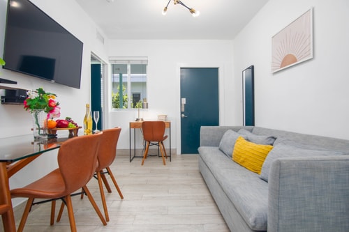 Stylish 1BR Suite near Lincoln Rd