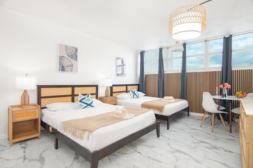 Cozy Renovated Resort Apt with Free Parking