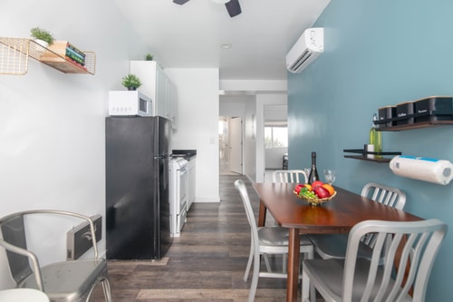 Spacious 2-Bedroom Apt in the Heart of SoBe