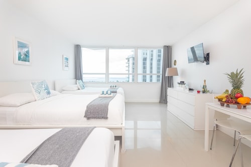 Oceanfront Resort City Bay View  Apt Free Parking