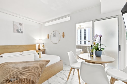 Renovated Apt in Condo w/ Bay View & Parking