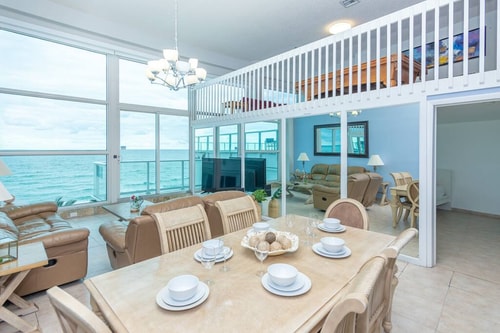 Oceanfront Balcony View Loft free Valet Parking