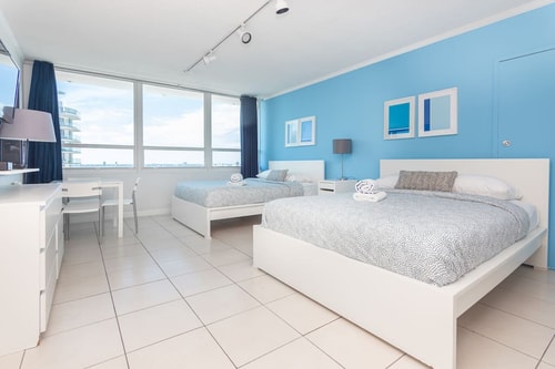 Oceanfront Resort City Bay View  Apt Free Parking