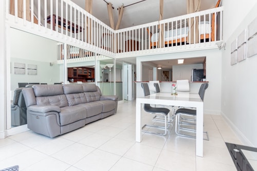 Oceanfront Resort pool City Bay View Free Parking