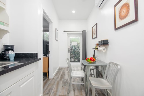 Spacious 2-Bedroom Apt with parking spot included