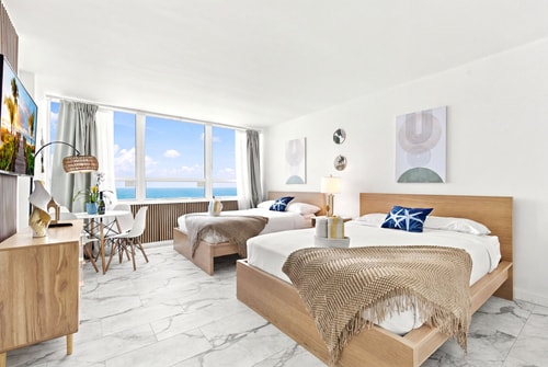Renovated Studio with Ocean View & Parking