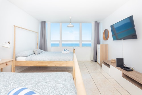 Oceanfront View Apt Resort with Free Valet Parking