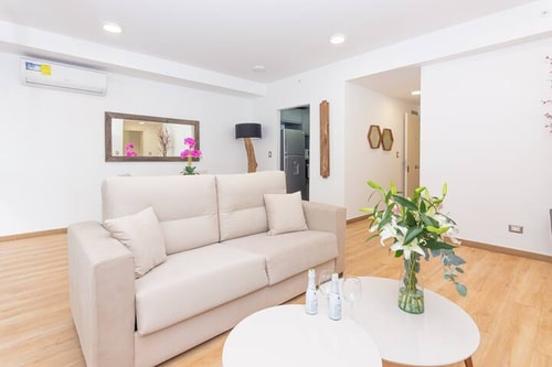 Luxury 1 bedroom apt free parkin