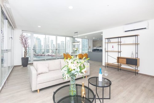 Luxury 3BR apt with Oceanview free parking&balcony