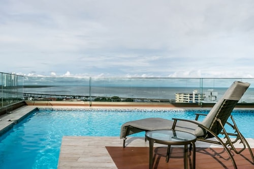 Luxury 3BR Oceanview apt parking&balcony