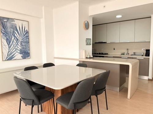 Cozy apt 3BR with Views, Balcony & Parking