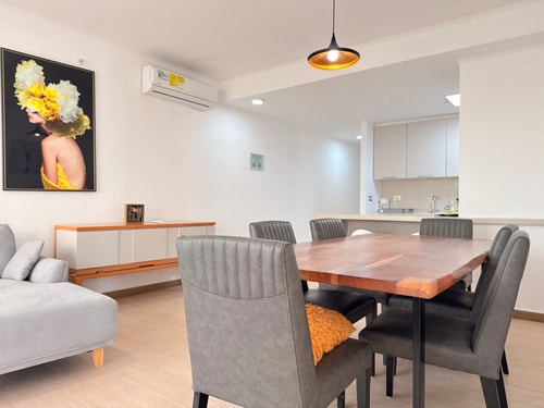 Luxury 3BR Oceanview, parking & balcony