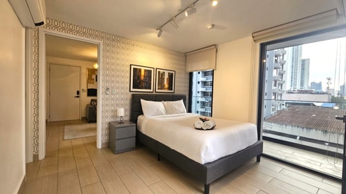 New Stylish 1BR w/ Private Balcony in Living 73